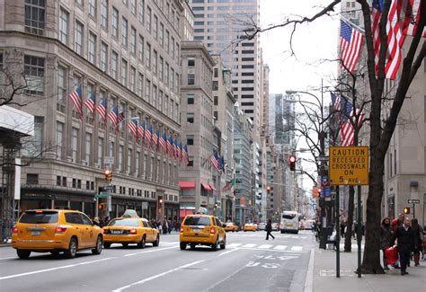 5th avenue new york shopping.